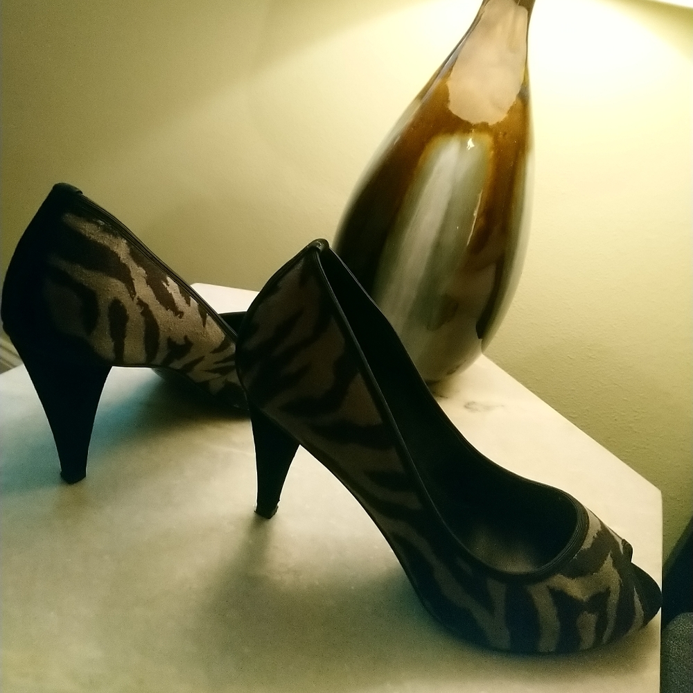 Zebra Print Heels - Picture 4 of 4